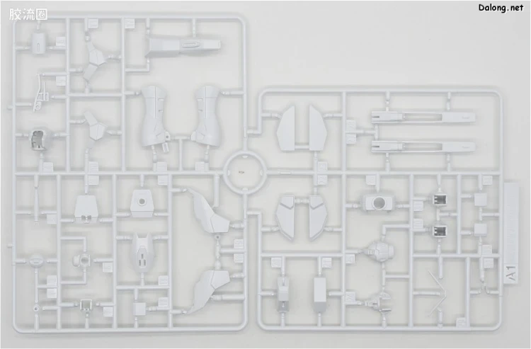 钢普拉Build 综合 HGBF 053 惊异强袭自由高达 - 图片